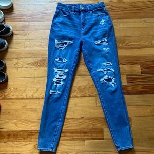 American eagle curvy size 2 ripped jeans with patches
